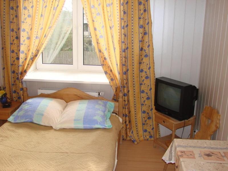 Osrodek Jezdziecki Bronkow Bed & Breakfast Exterior foto