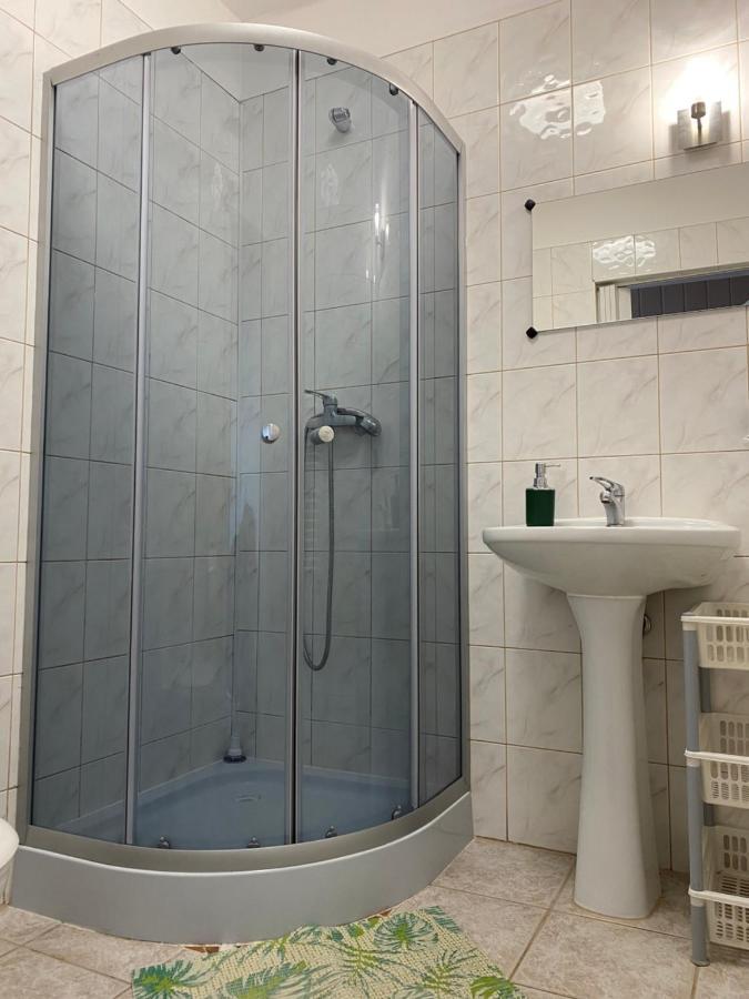 Osrodek Jezdziecki Bronkow Bed & Breakfast Exterior foto